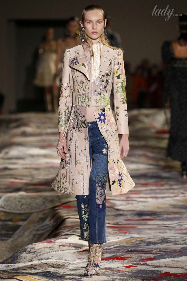 Коллекця Alexander McQueen прет-а-порте сезона весна-лето 2017 / © East News