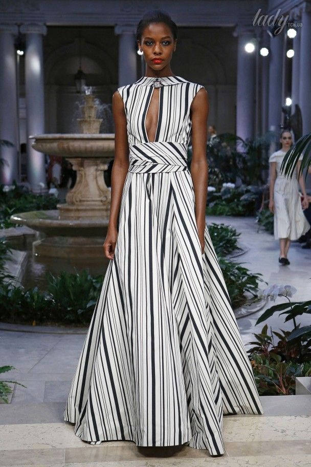 Коллекция Carolina Herrera прет-а-порте сезона весна-лето 2017 / © East News