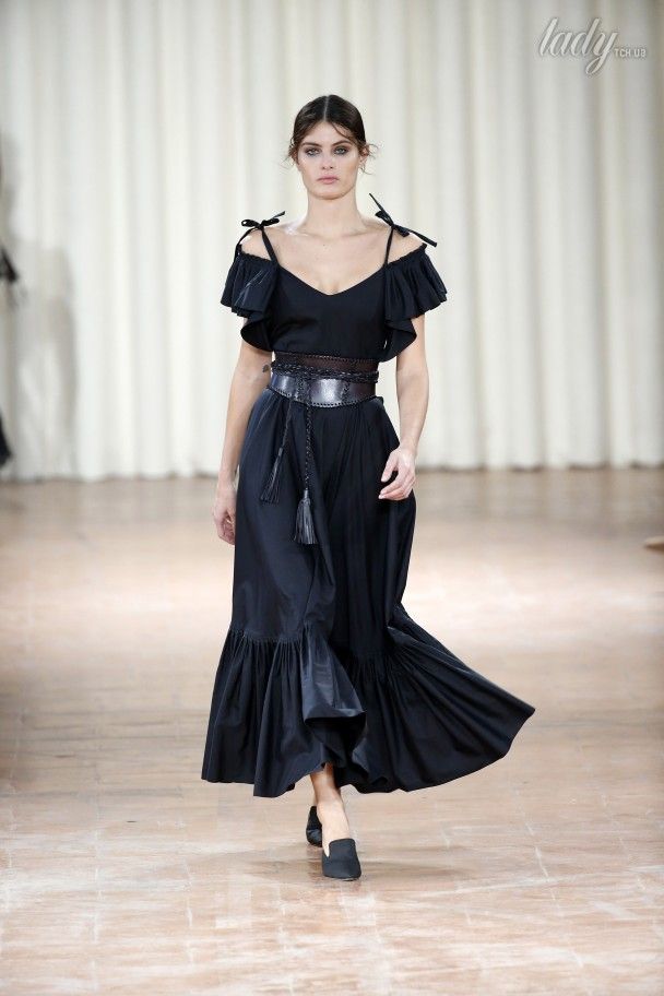 Коллекция Alberta Ferretti прет-а-порте сезона весна-лето 2017 / © East News