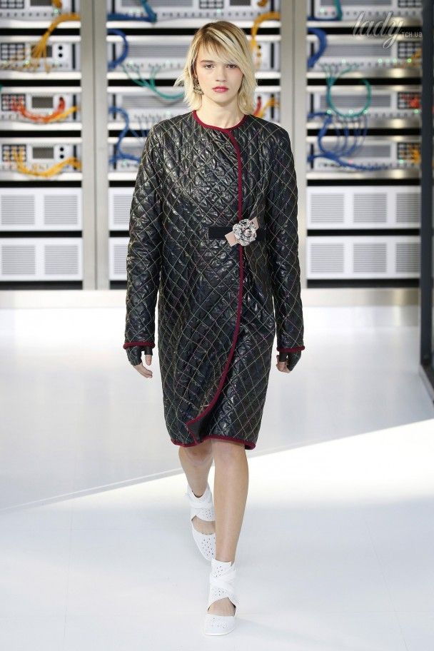 Коллекция Chanel прет-а-порте сезона весна-лето 2017 / © East News