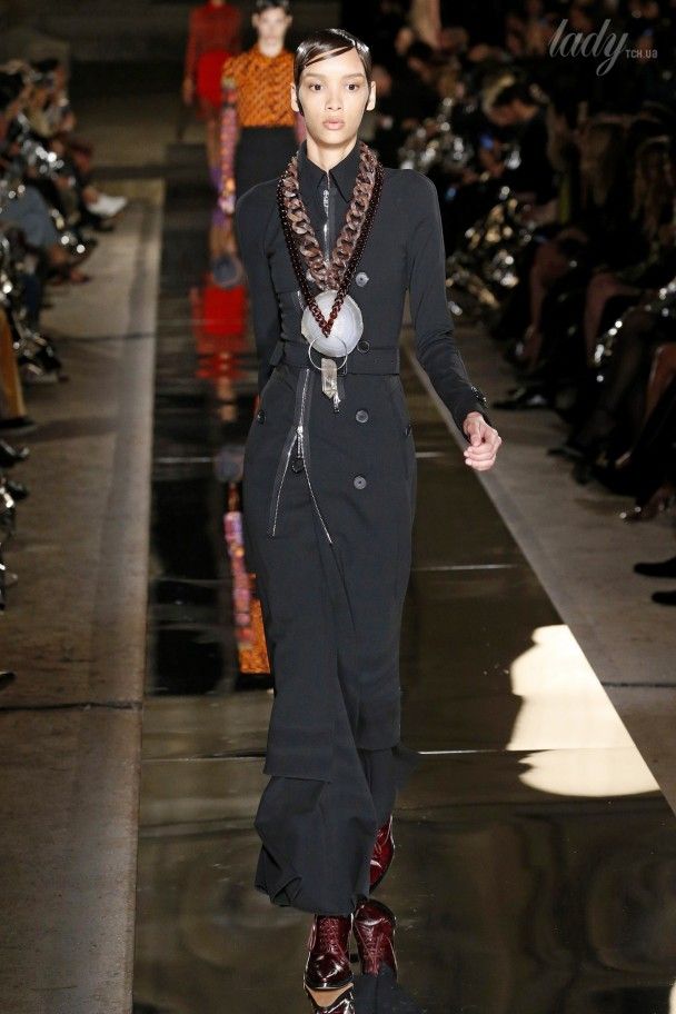 Коллекция Givenchy прет-а-порте сезона весна-лето 2017 / © East News