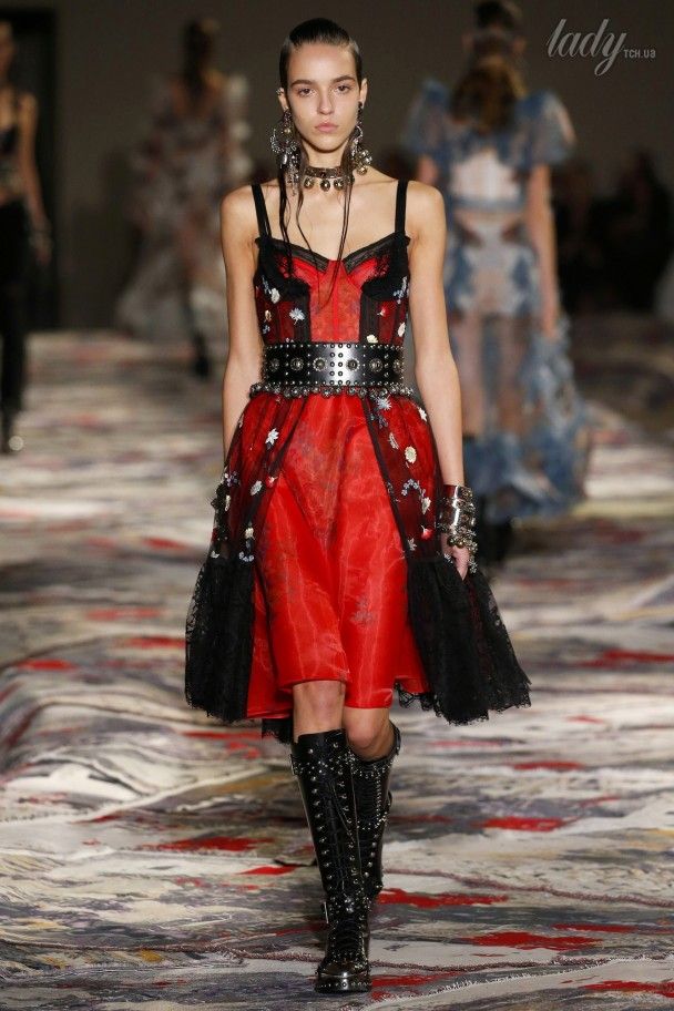 Коллекця Alexander McQueen прет-а-порте сезона весна-лето 2017 / © East News