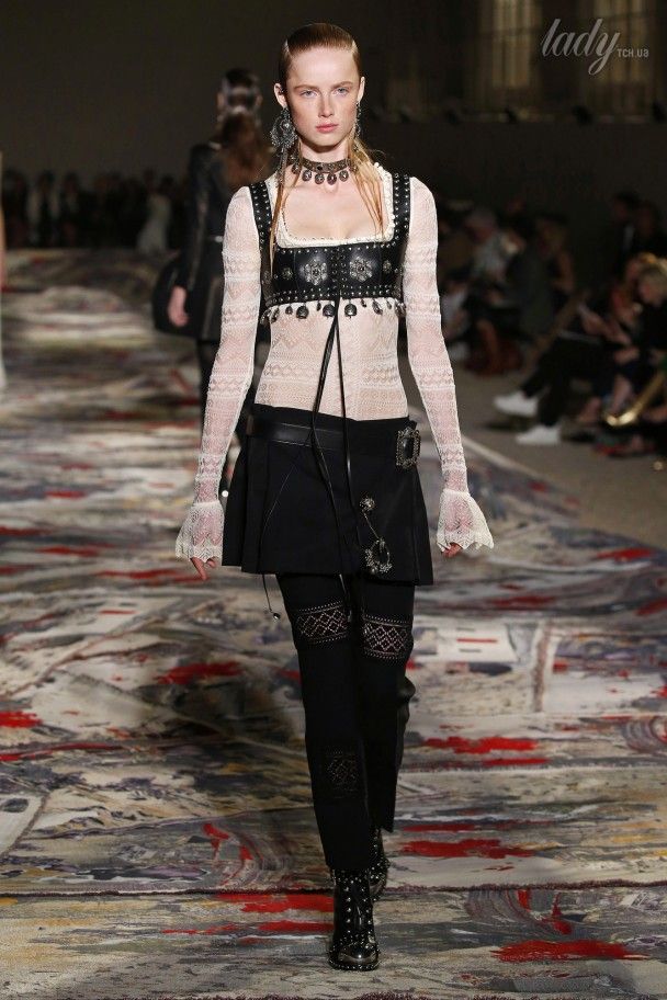 Коллекця Alexander McQueen прет-а-порте сезона весна-лето 2017 / © East News