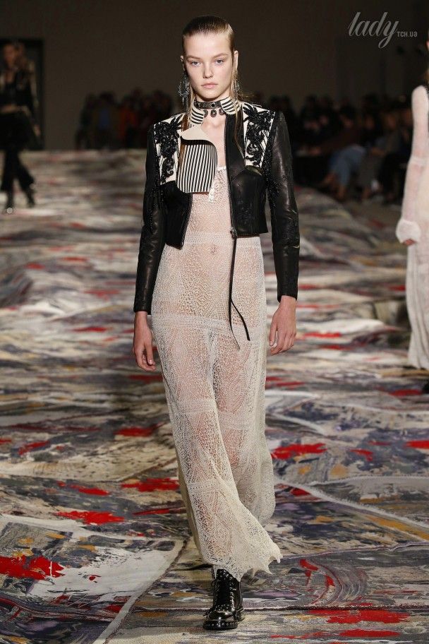 Коллекця Alexander McQueen прет-а-порте сезона весна-лето 2017 / © East News
