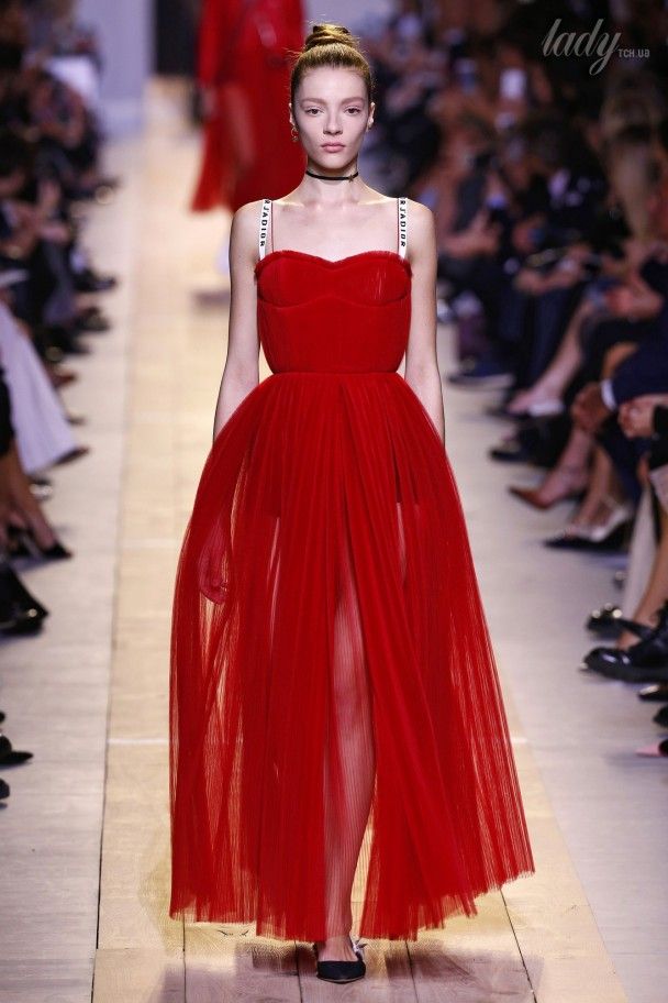 Коллекция Christian Dior прет-а-порте сезона весна-лето 2017 / © East News