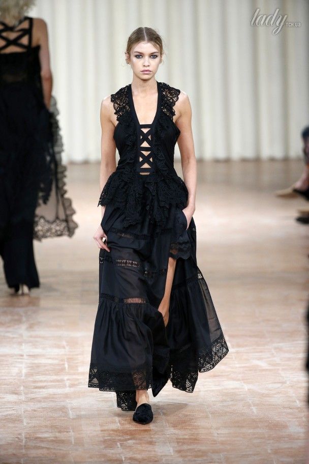 Коллекция Alberta Ferretti прет-а-порте сезона весна-лето 2017 / © East News