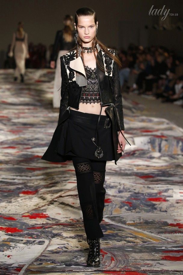 Коллекця Alexander McQueen прет-а-порте сезона весна-лето 2017 / © East News