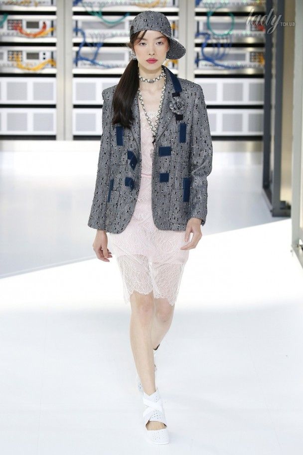 Коллекция Chanel прет-а-порте сезона весна-лето 2017 / © East News