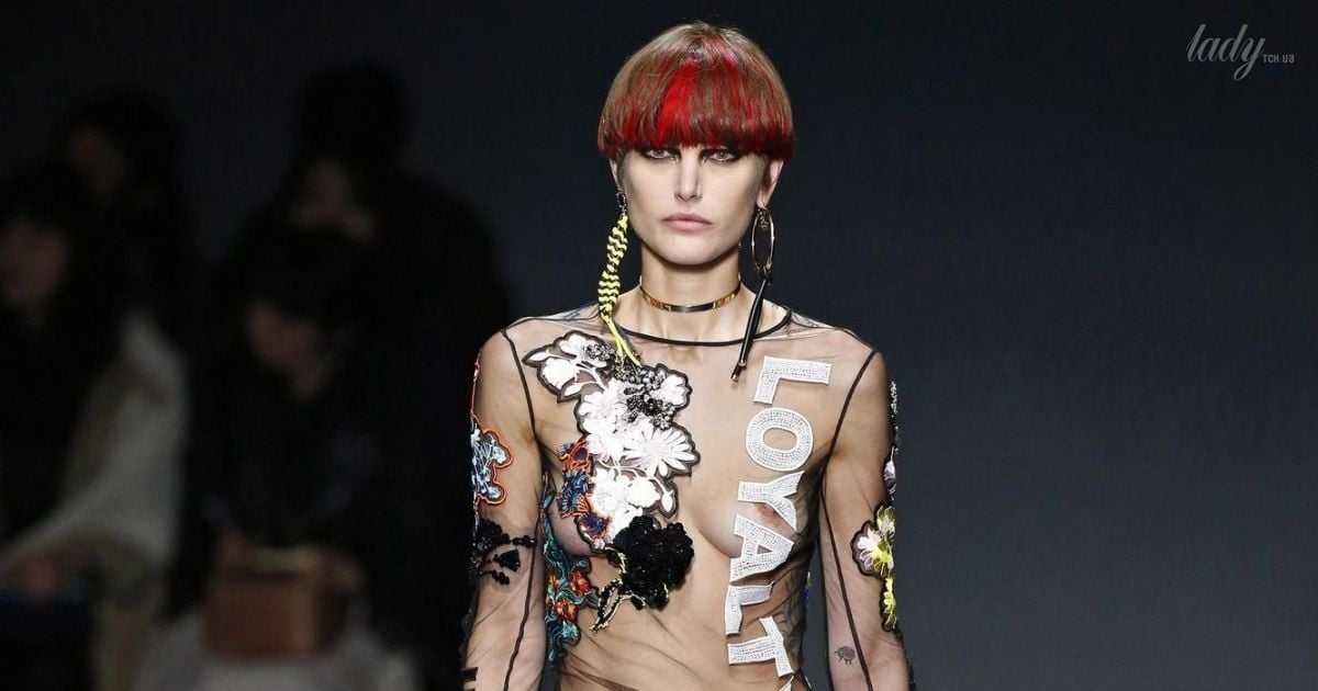 Коллекция Versace прет-а-порте сезона осень-зима 2017-2018