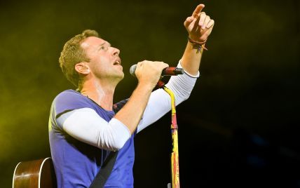 Coldplay почтили память лидера Linkin Park Беннингтона, исполнив его хит