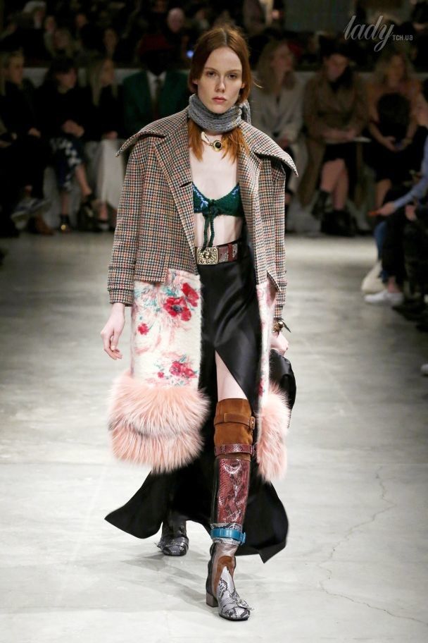 Коллекция Prada прет-а-порте сезона осень-зима 2017-2018 / © East News