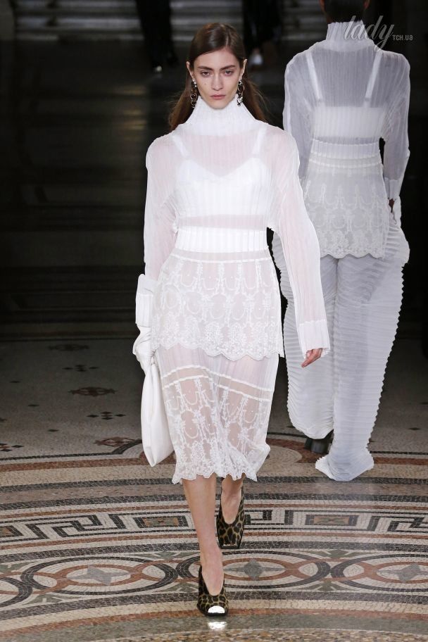 Коллекция Stella McCartney прет-а-порте сезона осень-зима 2017-2018 / © East News