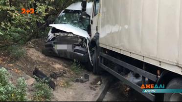 У Дніпрі сталась аварія за участі переповненої маршрутки