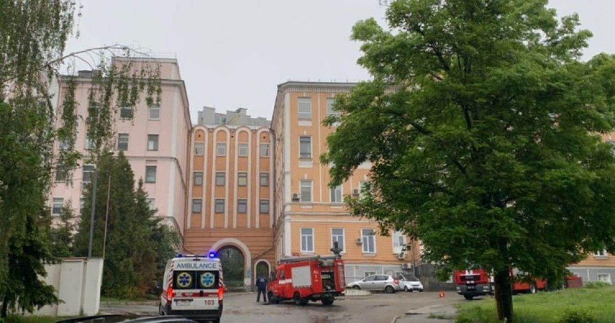 В Александровской больнице Киева произошел пожар - эвакуировали 15 человек