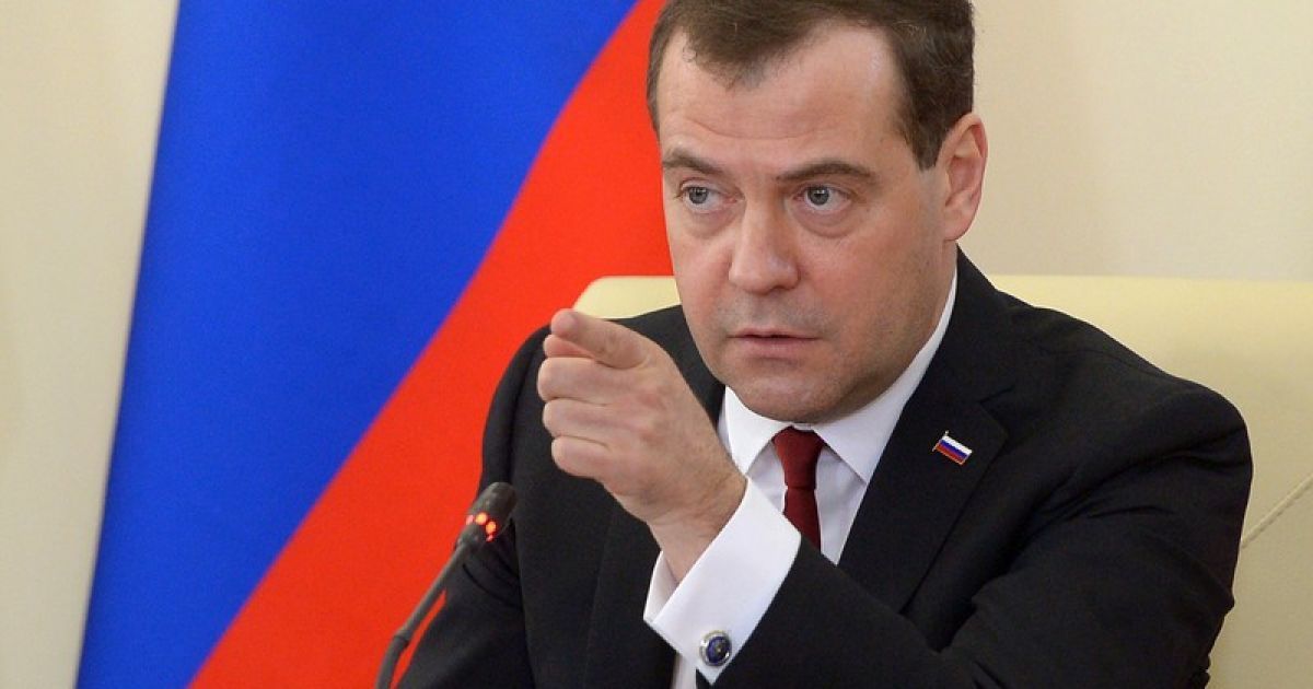 Медведев пригрозил Украине переходом на &laquo;обычный режим торговли&raquo;