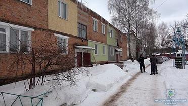 немовля підкинули в під'їзд будинку в Лебедині_1 / © ГУНП Украины в Сумской области
