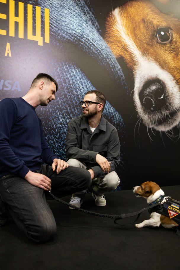 Михайло, пес Патрон і Антон Птушкін/Фото KULAKOWSKIY, Андрій Пилипець / ©