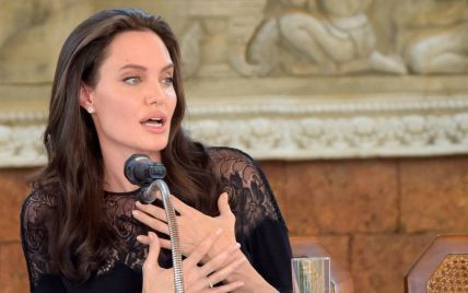 Джоли эмоционально высказалась на тему сексуального насилия и войны