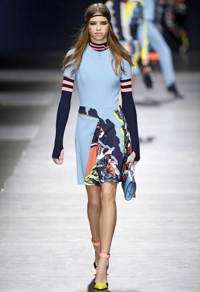 Коллекция Versace прет-а-порте сезона осень-зима 2016-2017 / © East News