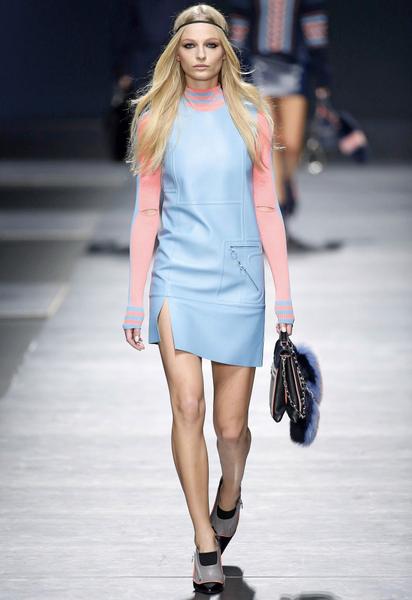 Коллекция Versace прет-а-порте сезона осень-зима 2016-2017 / © East News