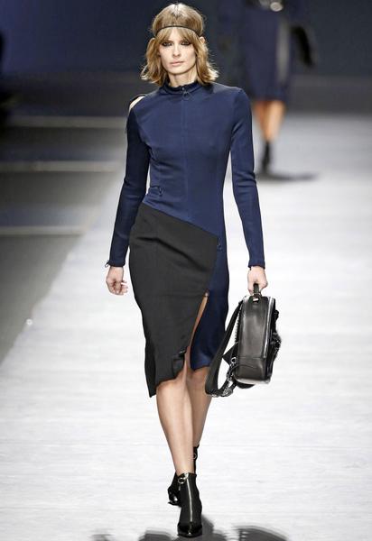 Коллекция Versace прет-а-порте сезона осень-зима 2016-2017 / © East News
