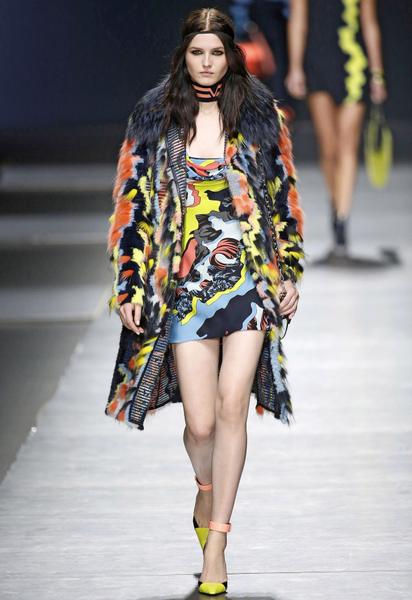 Коллекция Versace прет-а-порте сезона осень-зима 2016-2017 / © East News