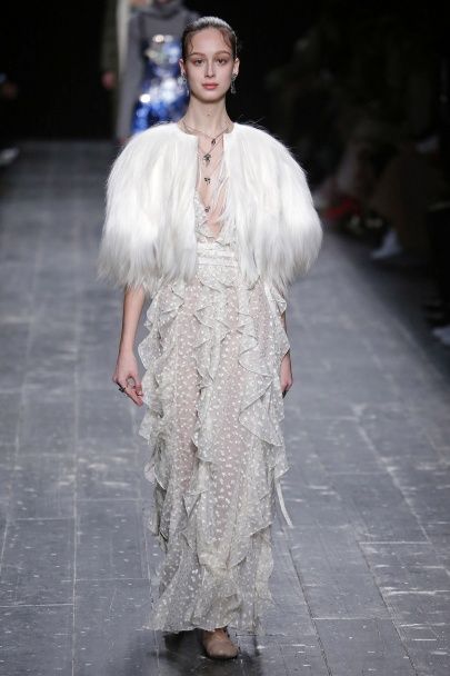 Коллекция Valentino прет-а-порте сезона осень-зима 2016-2017 / © East News