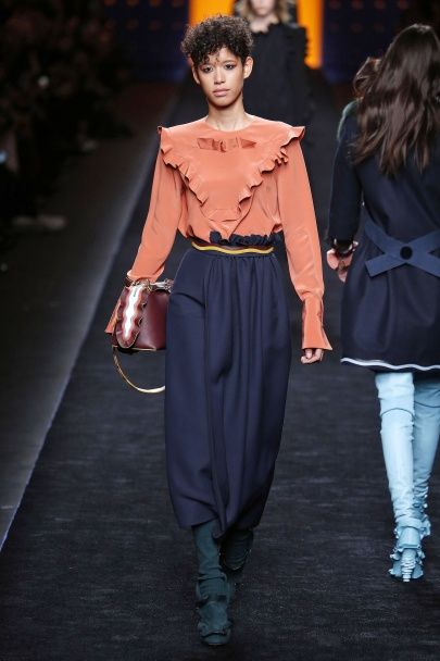 Коллекция Fendi прет-а-порте сезона осень-зима 2016-2017 / © East News