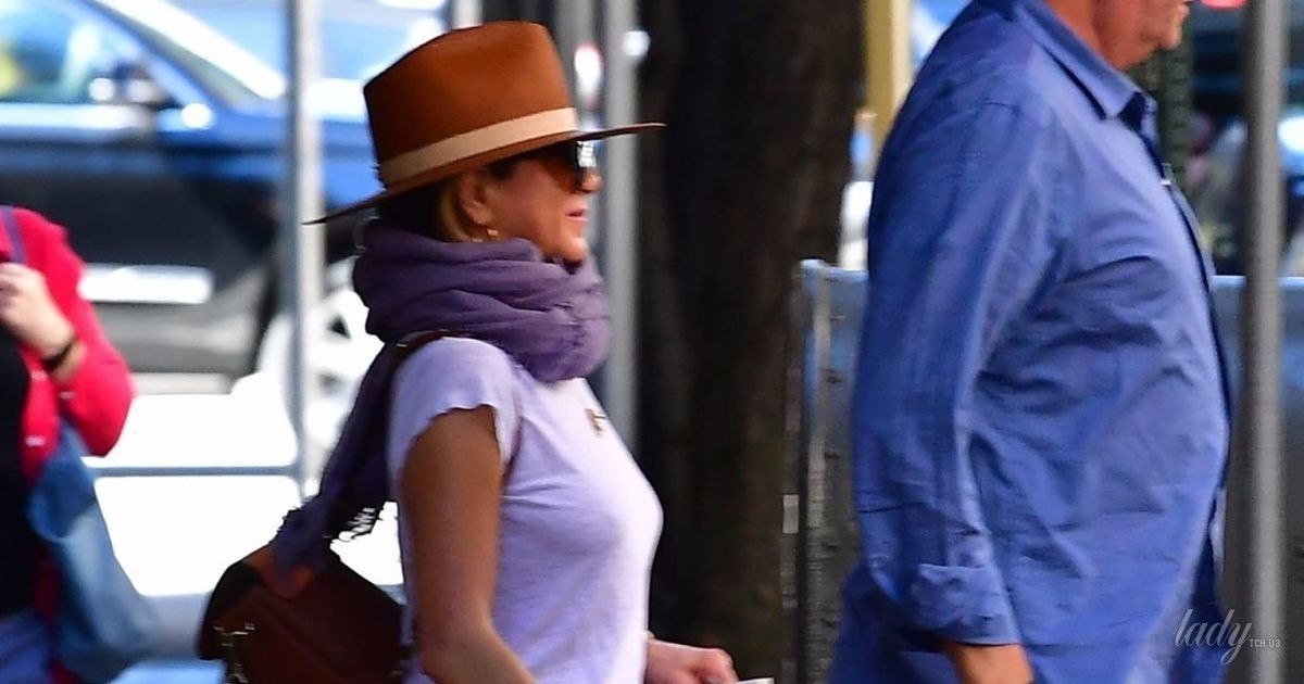 Дженнифер Энистон