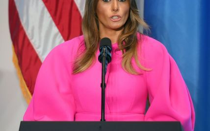 В розовом платье и на лубутенах: гламурная Мелания Трамп на обеде в ООН