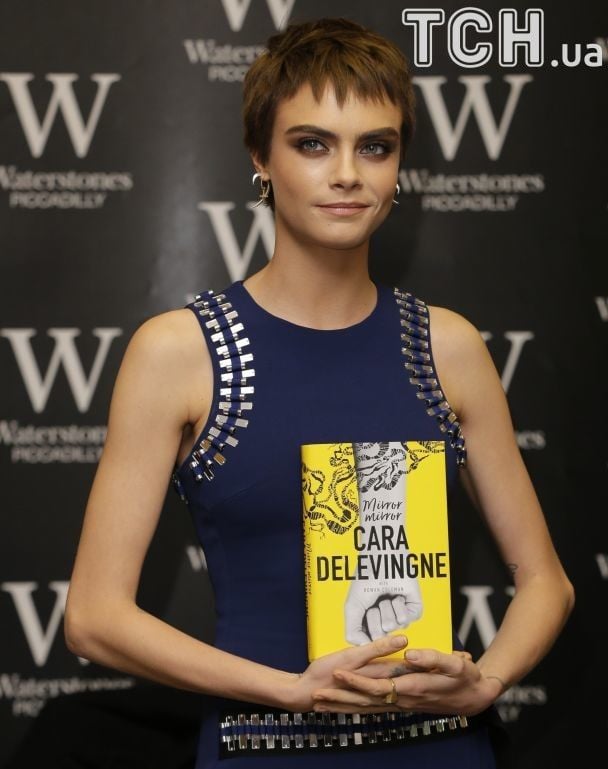 Зірка представила свою книгу / © East News