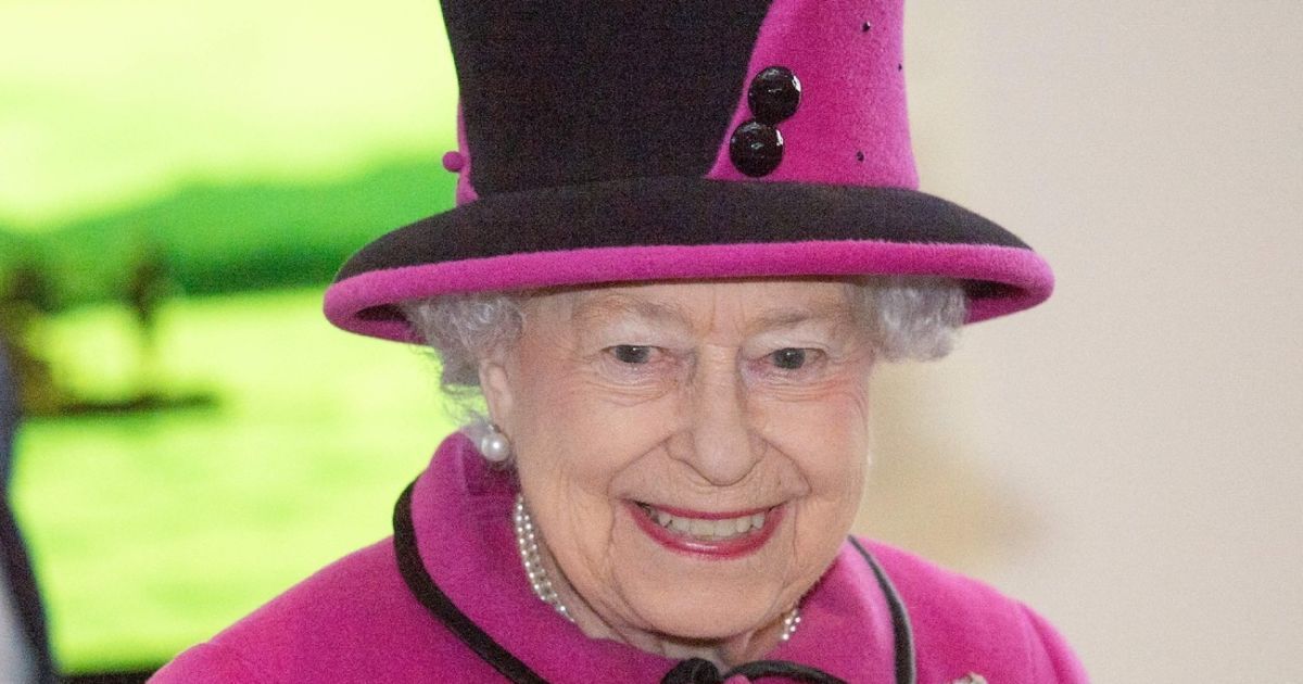 Елизавета II в сапфирах празднует первый в истории 65-летний юбилей правления