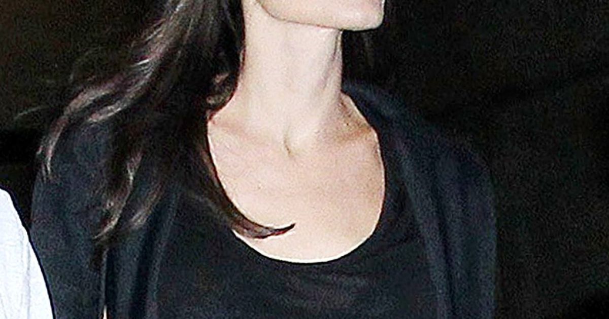 Анджедина Джоли с детьми в аэропорту Лос-Анджелеса