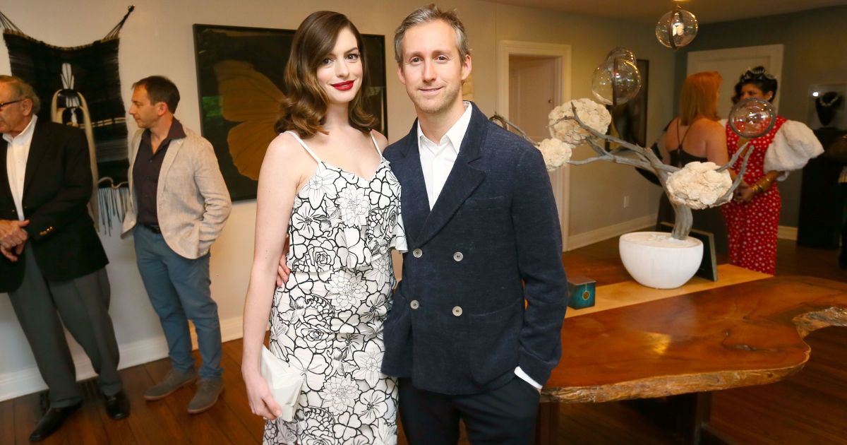 Энн Хэтэуэй и Адам Шульман