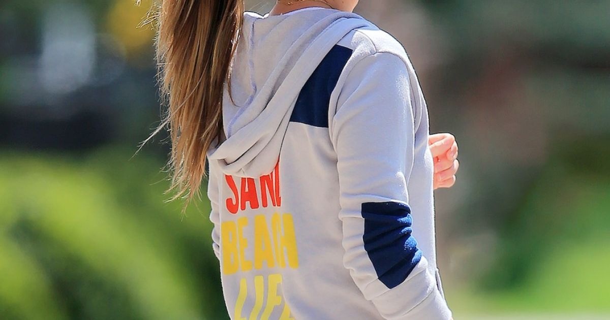 Оливия Уайлд на пробежке в Нью-Йорке