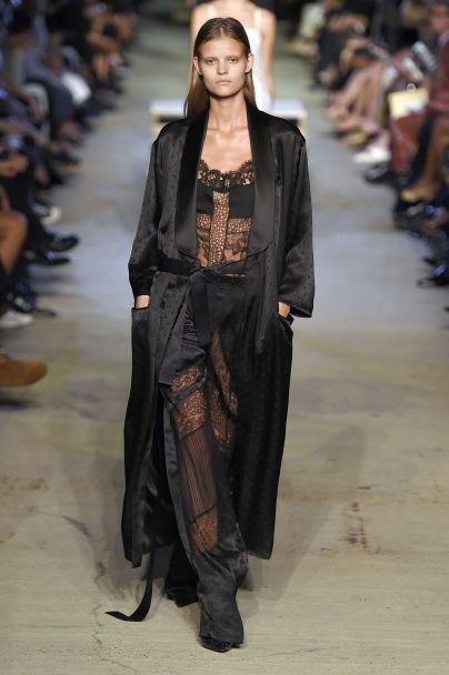 Коллекция&nbsp;Givenchy прет-а-порте сезона весна-лето 2016 / © East News