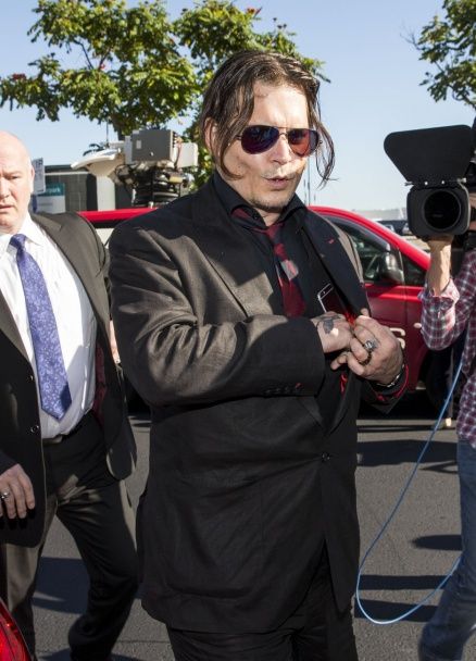 Джонни Депп выходит из здания суда в Сиднее / © East News