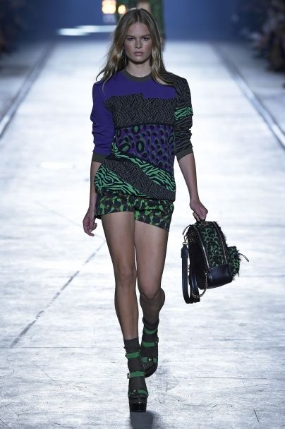 Коллекция Versace прет-а-порте сезона весна-лето 2016 / © East News