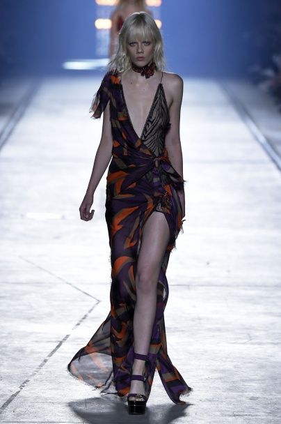 Коллекция Versace прет-а-порте сезона весна-лето 2016 / © East News