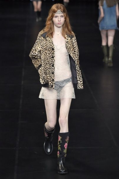 Коллекция&nbsp;Saint Laurent прет-а-порте сезона весна-лето 2016 / © East News