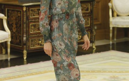 В красивом платье за 90 долларов: королева Летиция продемонстрировала новый демократичный образ   