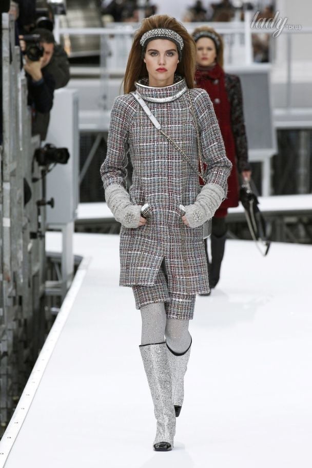 Коллекция Chanel прет-а-порте сезона осень-зима 2017-2018 / © East News