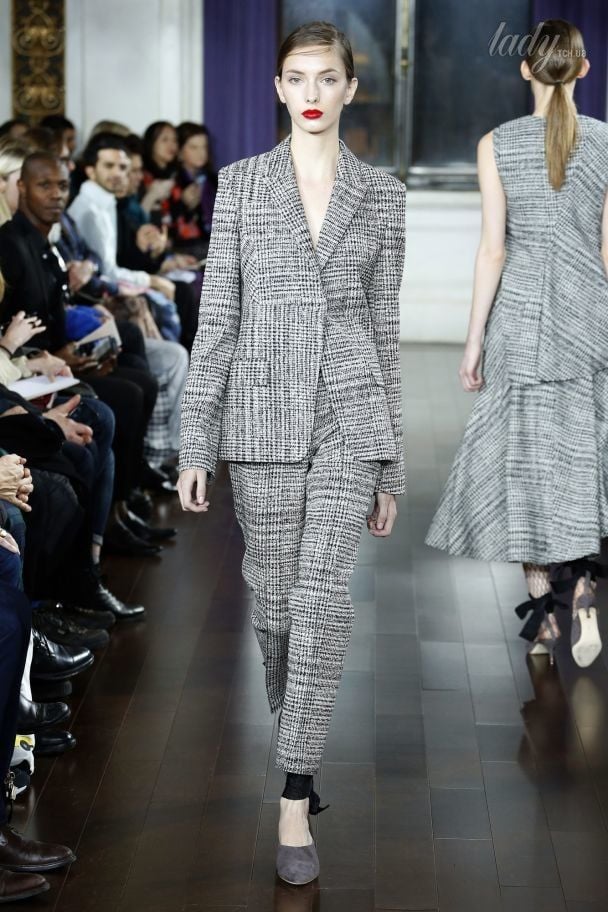 Коллекция Jason Wu прет-а-порте сезона осень-зима 2017-2018 / © East News