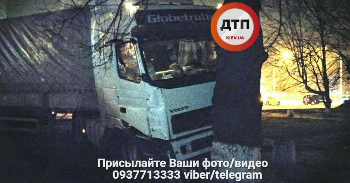 У Києві п’яний подій фури влаштував масштабну ДТП  _3 / © dtp.kiev.ua