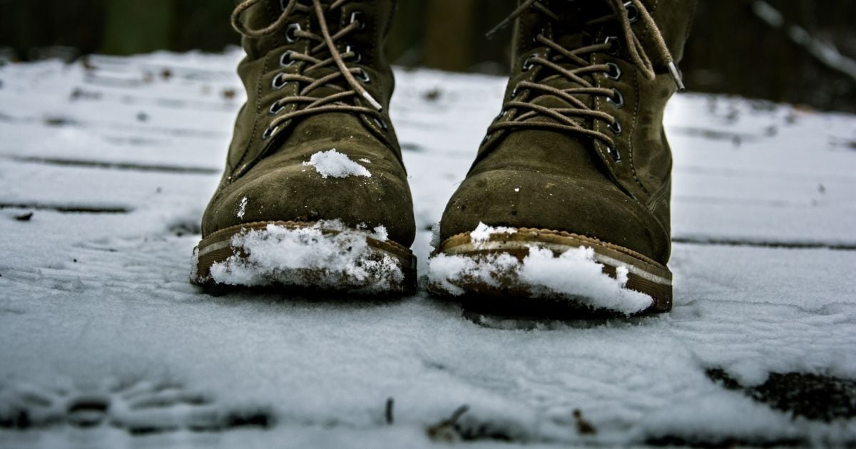 Узимку взуття страждає особливо