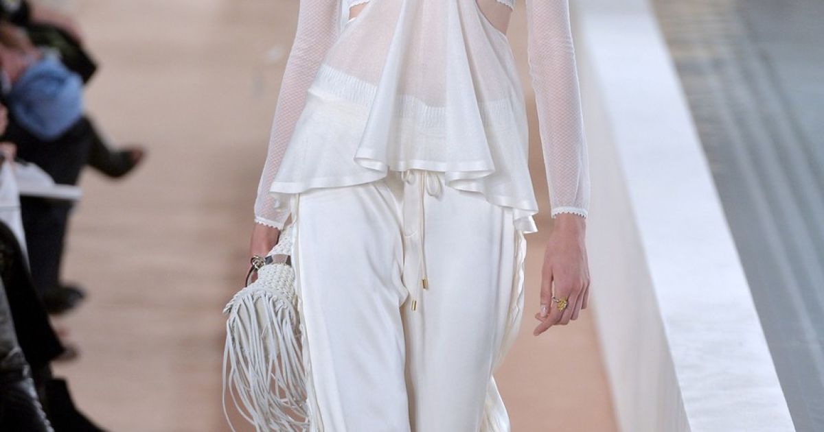 Коллекция Balenciaga прет-а-порте сезона весна-лето 2016 / © East News