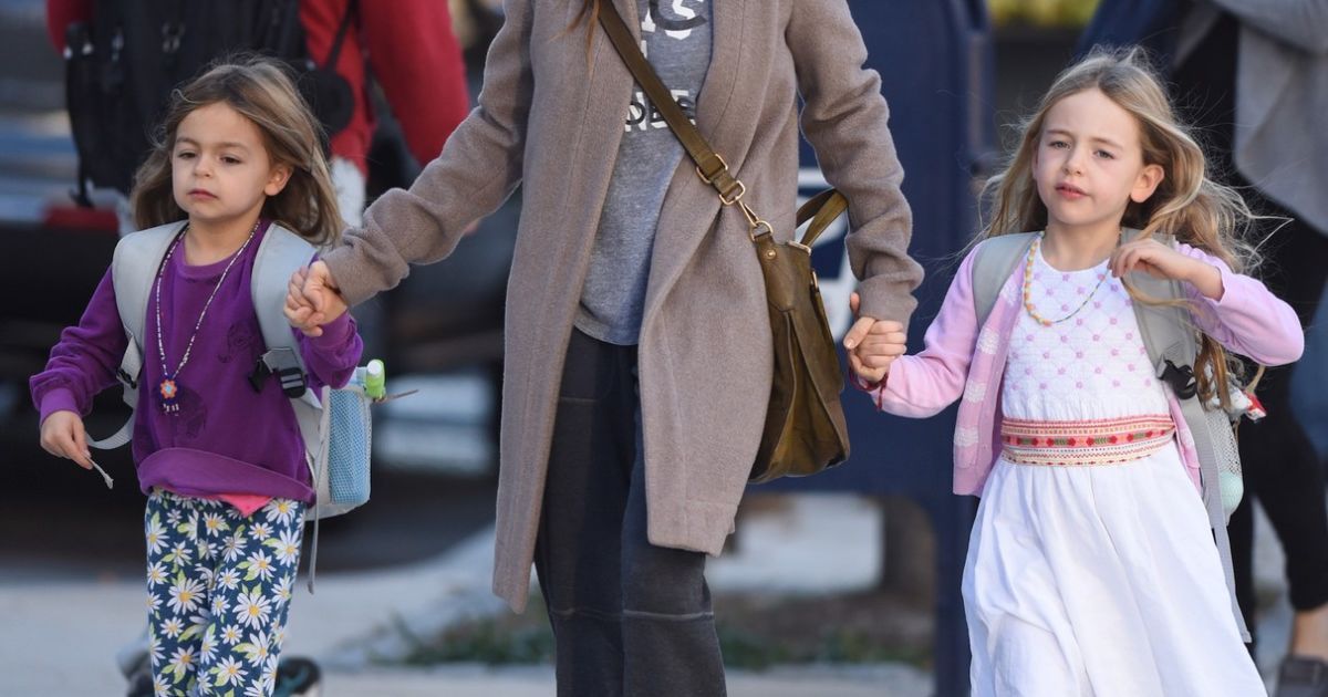 С кем не бывает: дочь Сары Джессики Паркер надела разные туфли