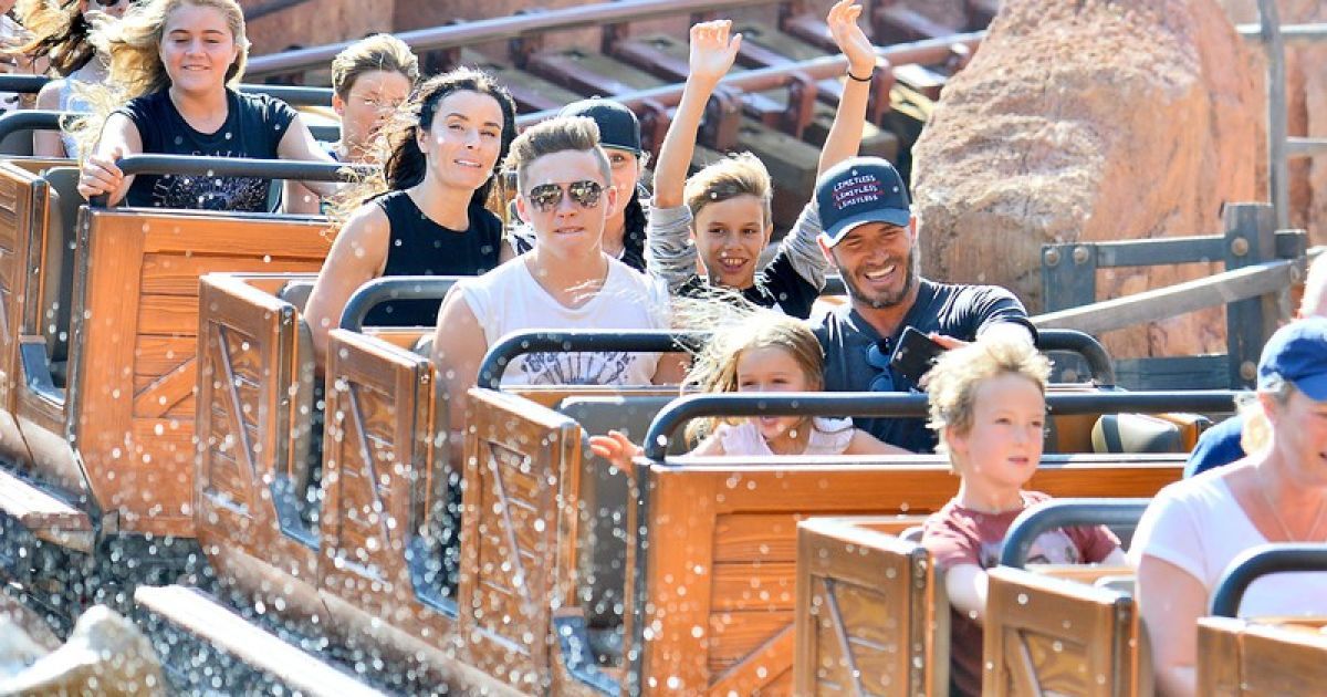 Дэид Бекхэм с детьми на горках