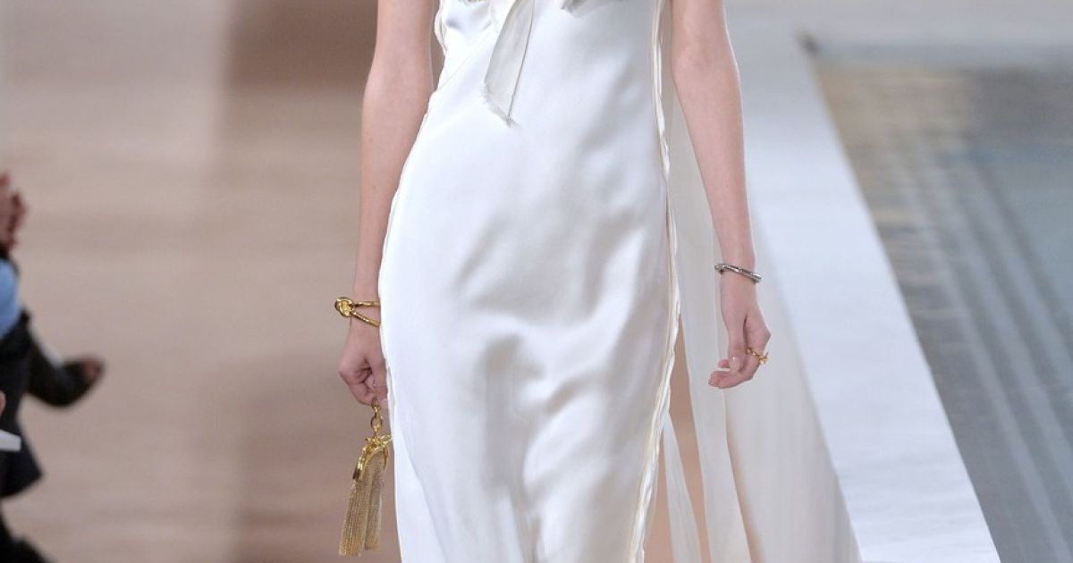 Коллекция Balenciaga прет-а-порте сезона весна-лето 2016 / © East News