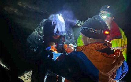 Чоловік 10 днів блукав у Карпатах: чотири доби мандрівник був без їжі (фото)